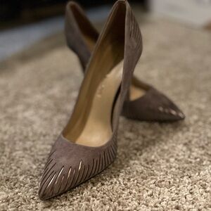 Antonio Melanie, heels